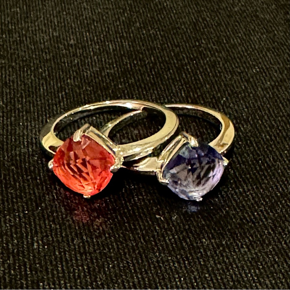 Elegant Pink and Blue Gemstone Ring Set - Picture 3 of 8